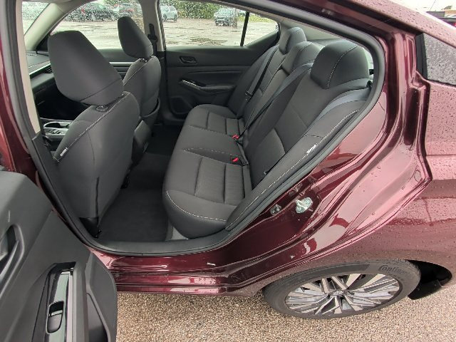 Used 2023 Nissan Altima 2.5 SV w/ SV Premium Package FWD image 11