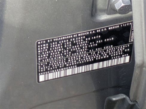 Used 2025 Volkswagen Taos SE image 38