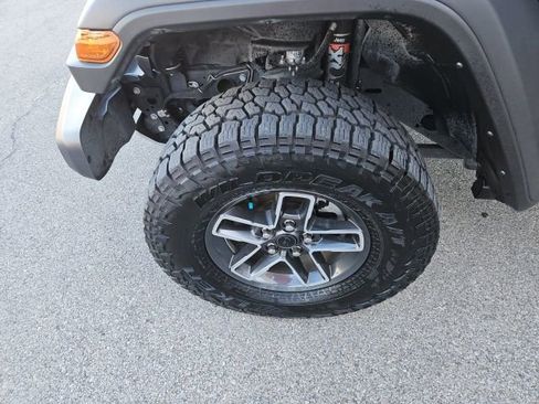 Used 2024 Jeep Gladiator Mojave w/ Convenience Group image 15