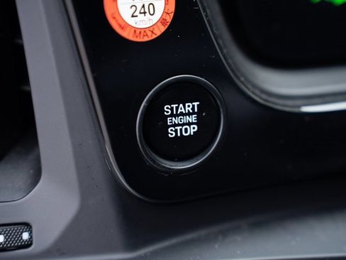 Certified 2025 Porsche Cayenne Coupe image 28