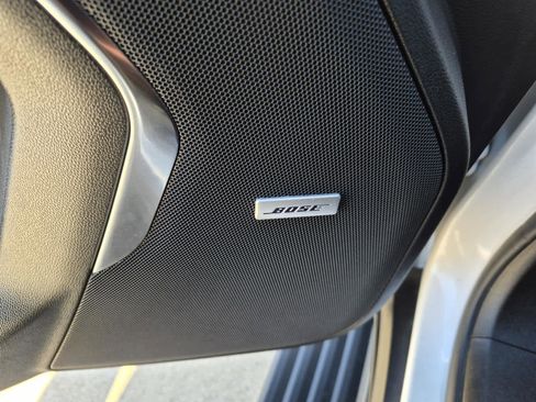 Used 2022 Chevrolet Suburban High Country image 14