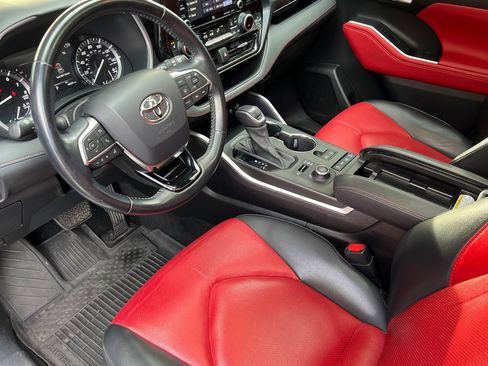 Used 2021 Toyota Highlander XSE image 11