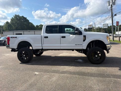 Used 2019 Ford F250 XLT w/ XLT Value Package AWD/4WD image 4