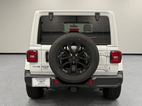 Used 2021 Jeep Wrangler Unlimited Sahara w/ Cold Weather Group AWD/4WD image 10