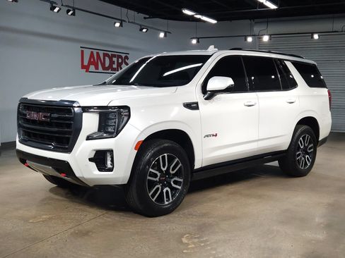 Used 2023 GMC Yukon AT4 w/ AT4 Premium Plus Package AWD/4WD image 3