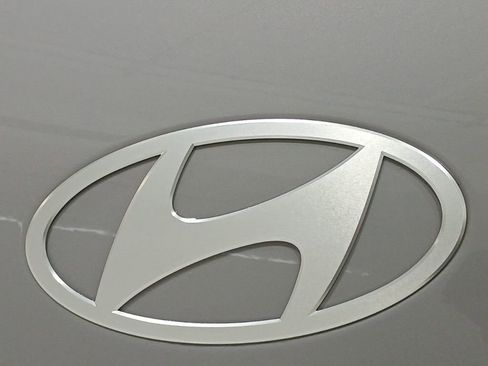 New 2026 Hyundai Ioniq 9 SE AWD/4WD image 8