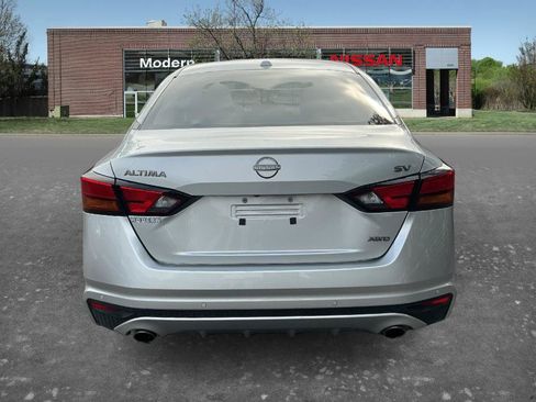 Used 2024 Nissan Altima 2.5 SV w/ SV Premium Package AWD/4WD image 3