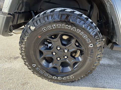 Used 2023 Jeep Wrangler Unlimited w/ Cold Weather Group image 33