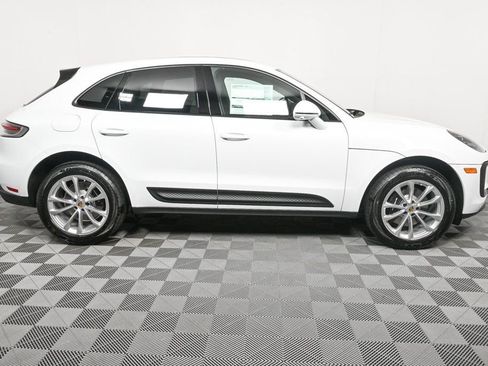 Certified 2025 Porsche Macan image 28