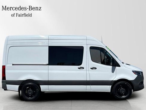 Used 2025 Mercedes-Benz Sprinter 2500 image 8