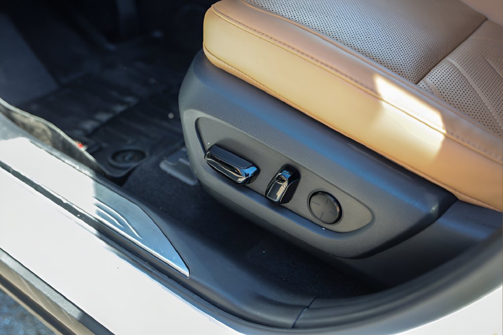 Used 2022 Lexus NX 350 AWD w/ Vision Package image 8