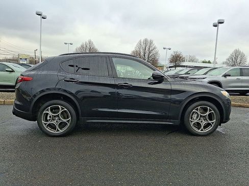 Used 2022 Alfa Romeo Stelvio Sprint AWD/4WD image 11