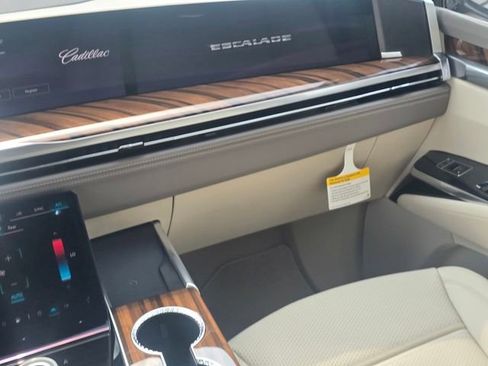 New 2026 Cadillac Escalade Platinum Sport AWD/4WD image 20