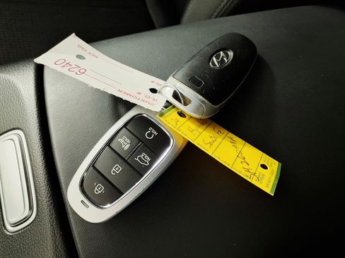 Certified 2022 Hyundai Santa Fe SEL w/ Convenience Package FWD image 24