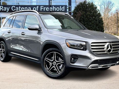 New 2026 Mercedes-Benz GLB 250 4MATIC image 2