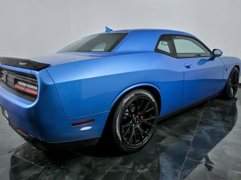 Used 2016 Dodge Challenger SRT Hellcat image 9