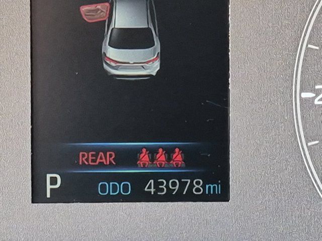 Used 2025 Toyota Corolla LE FWD image 21