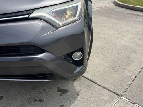Used 2018 Toyota RAV4 XLE FWD image 11
