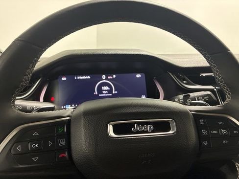 Used 2024 Jeep Grand Cherokee L Laredo image 19