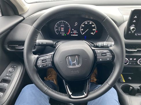 Used 2025 Honda HR-V EX-L image 12