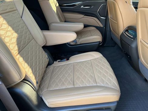 Certified 2024 Cadillac Escalade Premium Luxury image 22