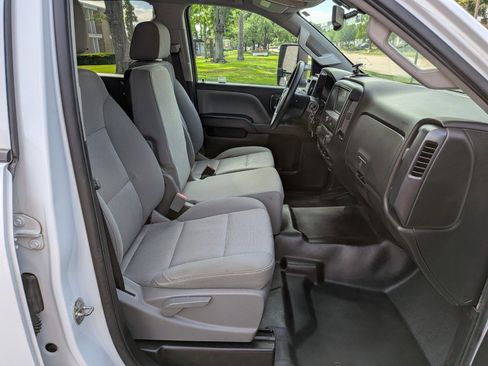 Used 2019 Chevrolet Silverado 2500 W/T w/ WT Convenience Package image 10