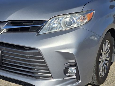 Used 2018 Toyota Sienna XLE Premium image 7