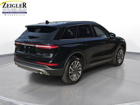 Used 2023 Lincoln Corsair Reserve image 6