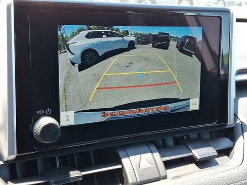 Used 2024 Toyota RAV4 XLE AWD/4WD image 17