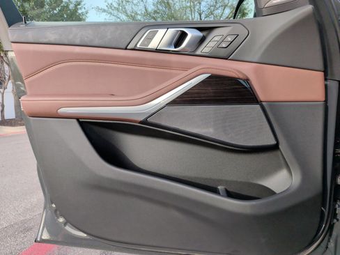 Used 2025 BMW X5 M60i w/ Climate Comfort Package image 28