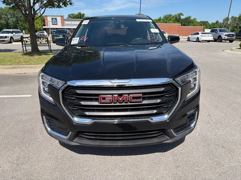 Used 2024 GMC Terrain SLE AWD/4WD image 16