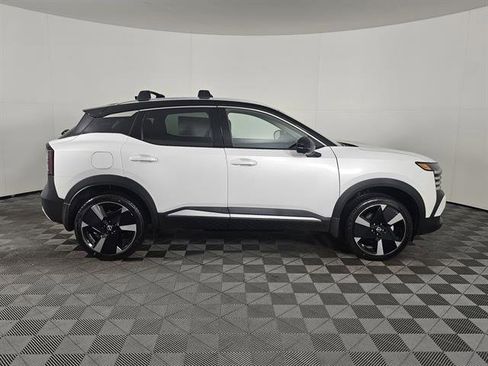 New 2026 Nissan Kicks SR w/ Cold Weather Package image 2