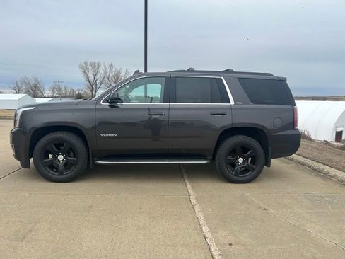 Used 2018 GMC Yukon SLE image 4