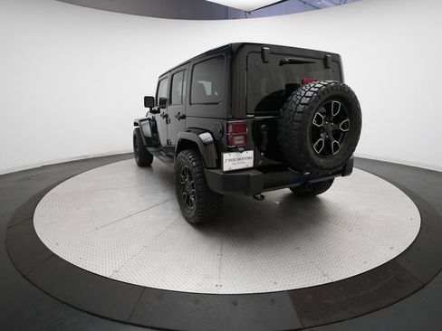 Used 2018 Jeep Wrangler Unlimited Sahara AWD/4WD image 30
