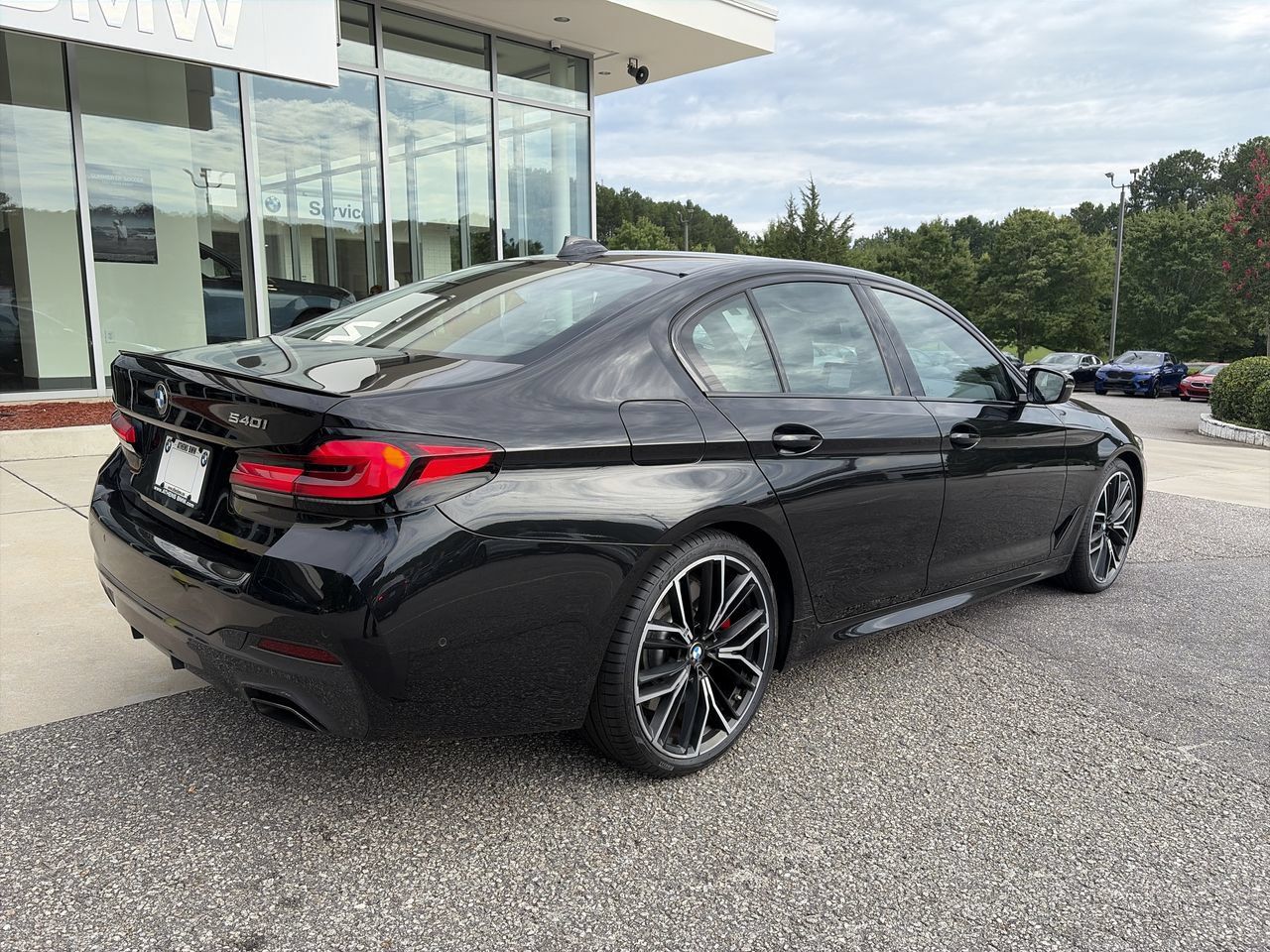 Used 2023 BMW 540i w/ M Sport Package RWD image 8