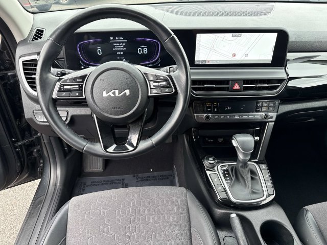 Used 2025 Kia Seltos S AWD/4WD image 17