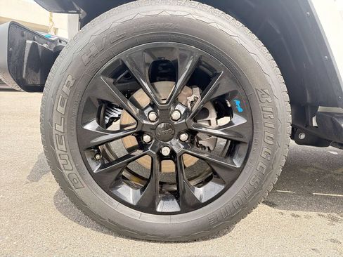 Used 2023 Jeep Wrangler Unlimited Sahara AWD/4WD image 18