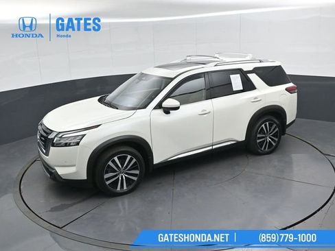 Used 2023 Nissan Pathfinder Platinum AWD/4WD image 57