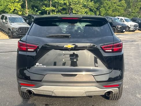 Used 2025 Chevrolet Blazer LT FWD image 6