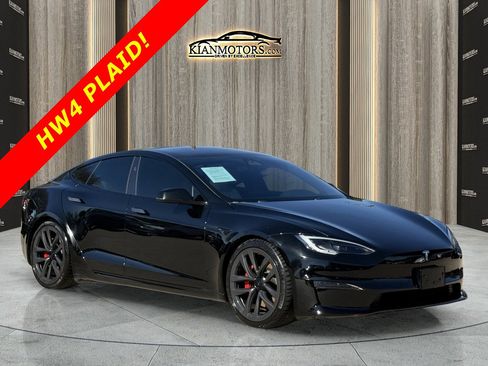 Used 2023 Tesla Model S Plaid image 1