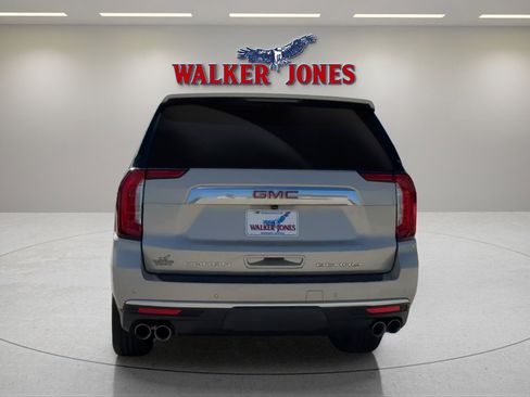 Used 2022 GMC Yukon XL Denali image 4