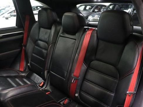 Used 2017 Porsche Cayenne Turbo AWD/4WD image 16