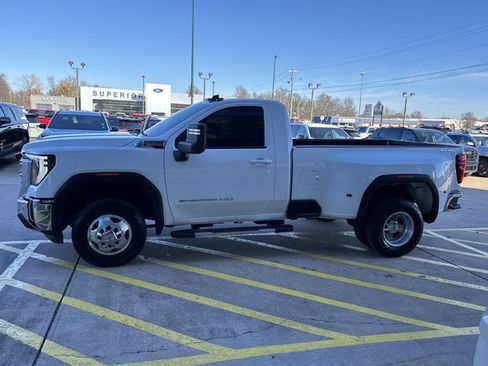 Used 2024 GMC Sierra 3500 SLE w/ SLE Convenience Package image 10