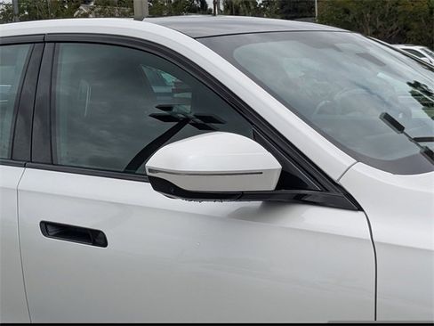 New 2025 BMW 740i image 13