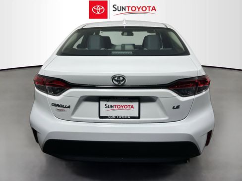 Used 2026 Toyota Corolla LE FWD image 5