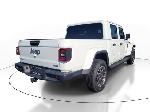 Used 2021 Jeep Gladiator Overland AWD/4WD image 4