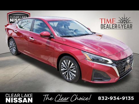 Certified 2024 Nissan Altima 2.5 SV w/ SV Premium Package FWD image 9