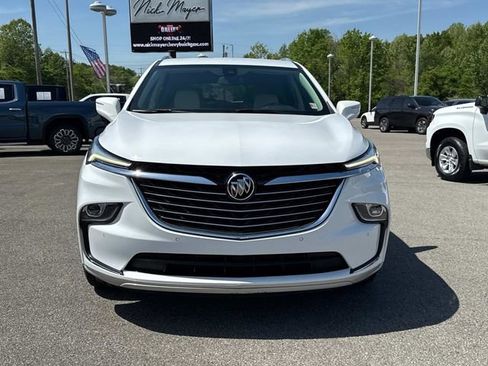 Used 2023 Buick Enclave Essence FWD image 16