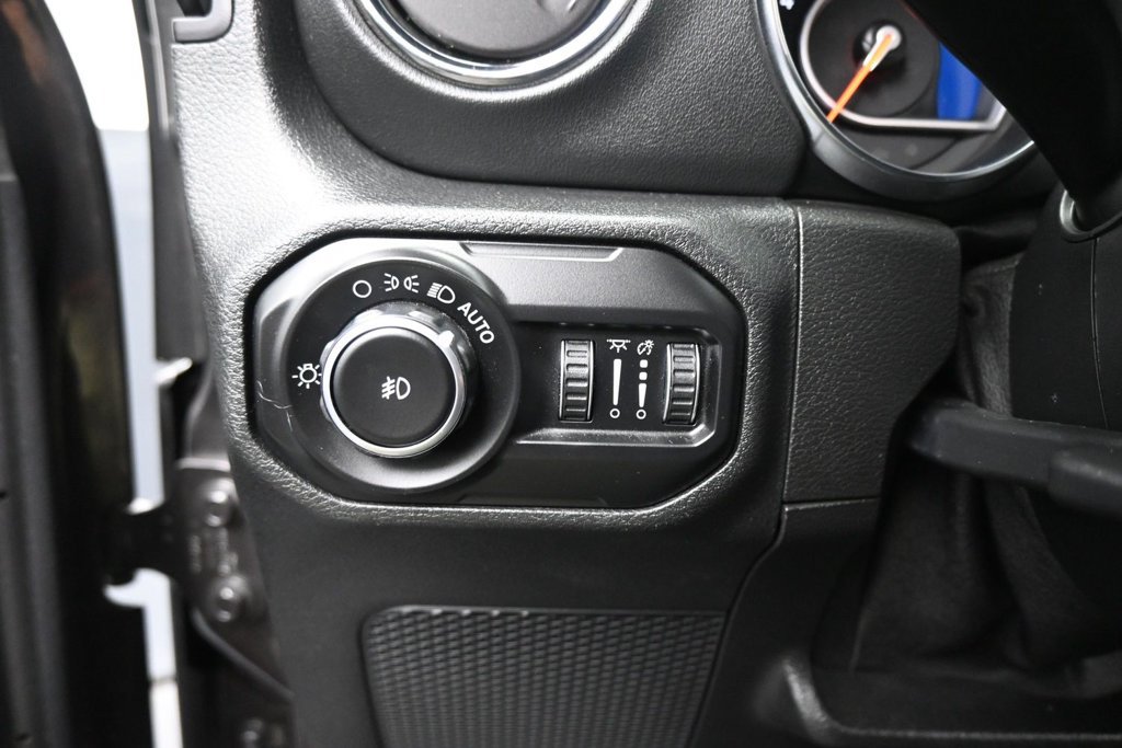 Used 2020 Jeep Wrangler Unlimited Sahara AWD/4WD image 11