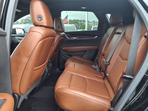 Used 2022 Cadillac XT5 Premium Luxury w/ Technology Package FWD image 10